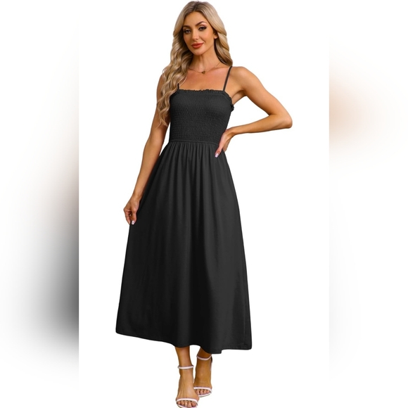 Elegant Black Maxi Dress - Picture 4 of 5